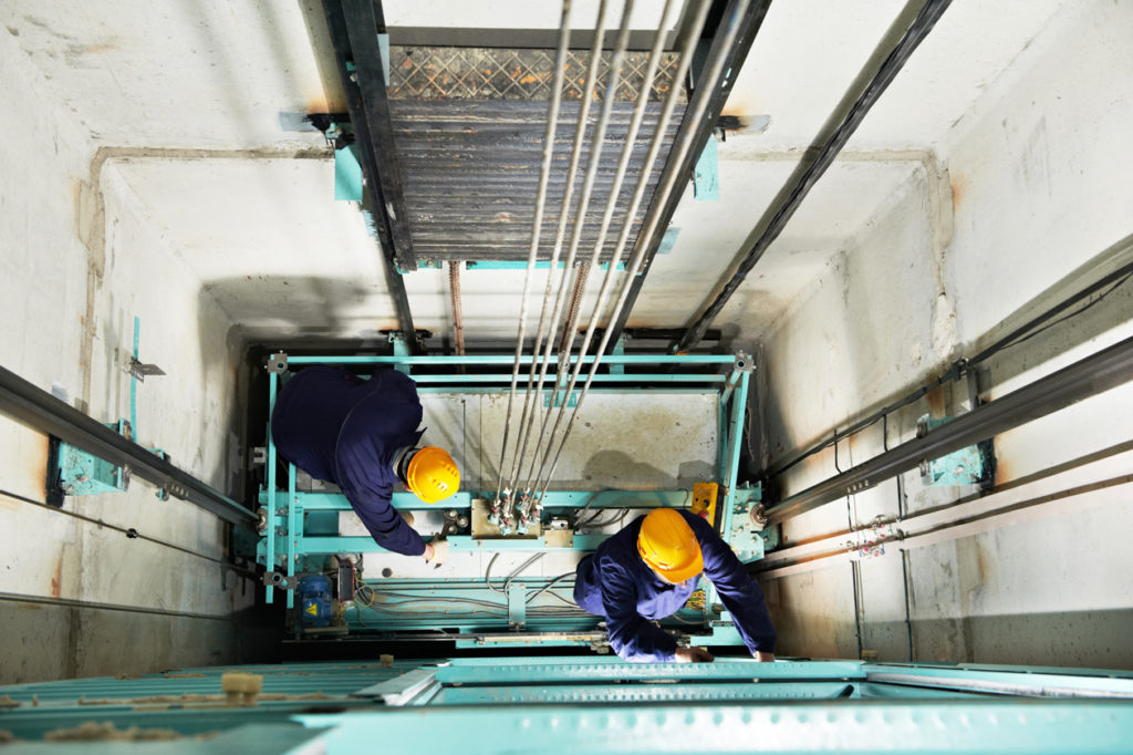 Ölwechsel Aufzug Aufzugsanlagen Hydraulische Anlage